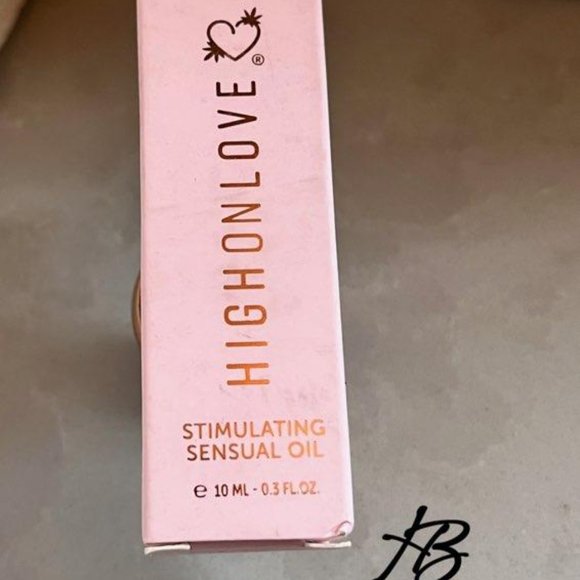 BRAND NEW HIGH ON LOVE ~ STIMULATING SENSUAL OIL ~ 0.3 OZ - Picture 3 of 7